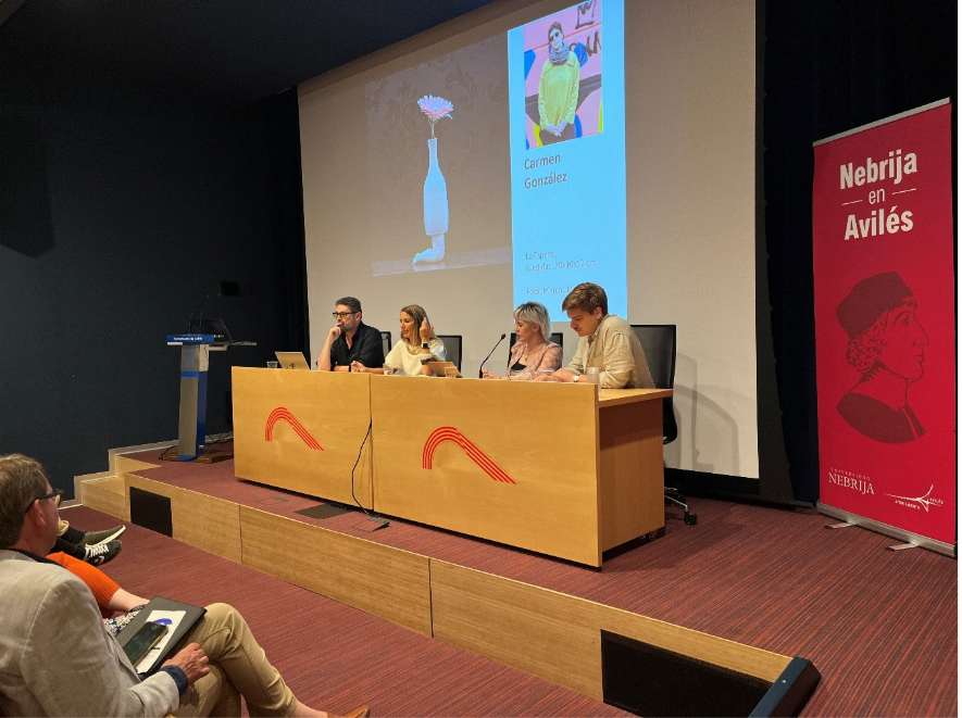 Imagen de la ponencia de Carmen González en el II Curso de Arte Contemporáneo y Coleccionismo
